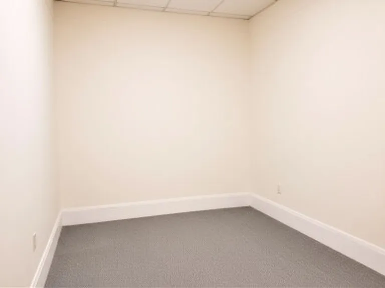 17 Aberdeen St #2 — Photo 5