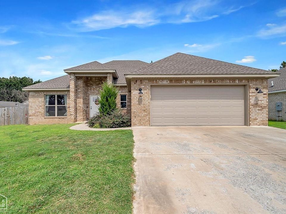 1st image of 301 Stella Dr