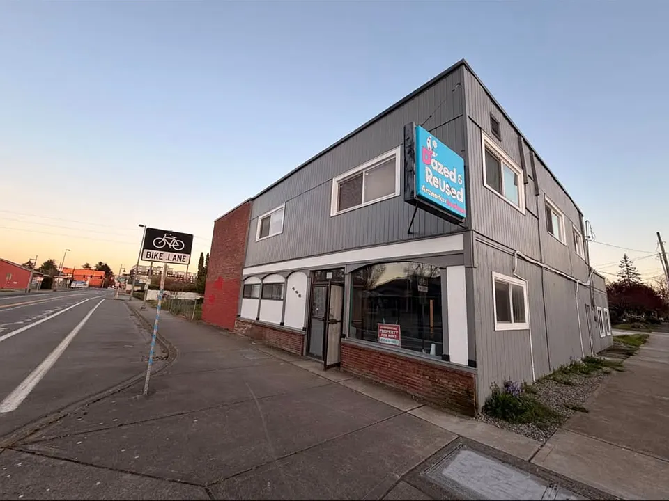 448 W Main St