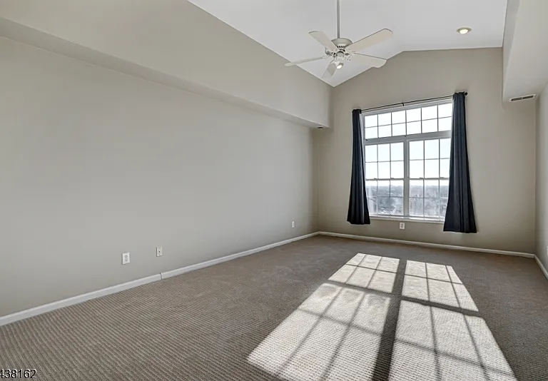 1039 Shadowlawn Dr — Photo 14