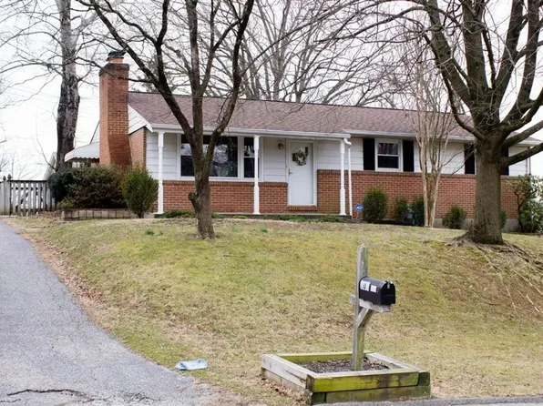207 Dawson Dr, Cockeysville, MD 21030