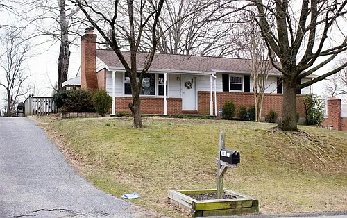 207 Dawson Dr Photo 1