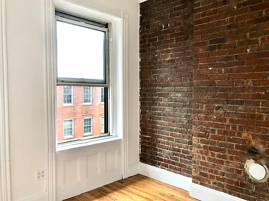 Rented by LJ Sloane Management | media 25