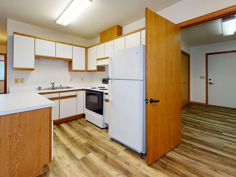 Glenn Place Apartments — Photo 2