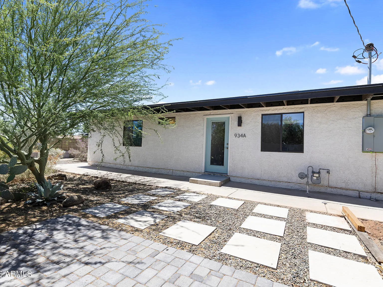 1 bed, 1.0 bath, 648 sqft, $1,400 — Photo 2