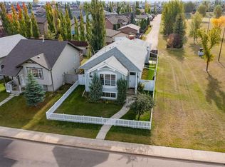 236 NW Kingston Dr, Red Deer, AB T4P 0A7