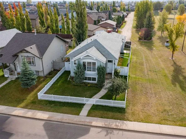 236 NW Kingston Dr, Red Deer, AB T4P 0A7