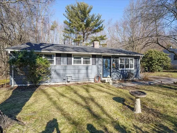 37 Potter Dr, Bellingham, MA 02019