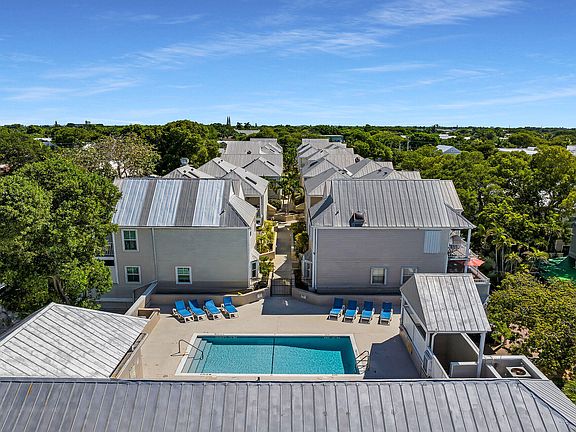 2nd image of 1075 Duval St APT R10