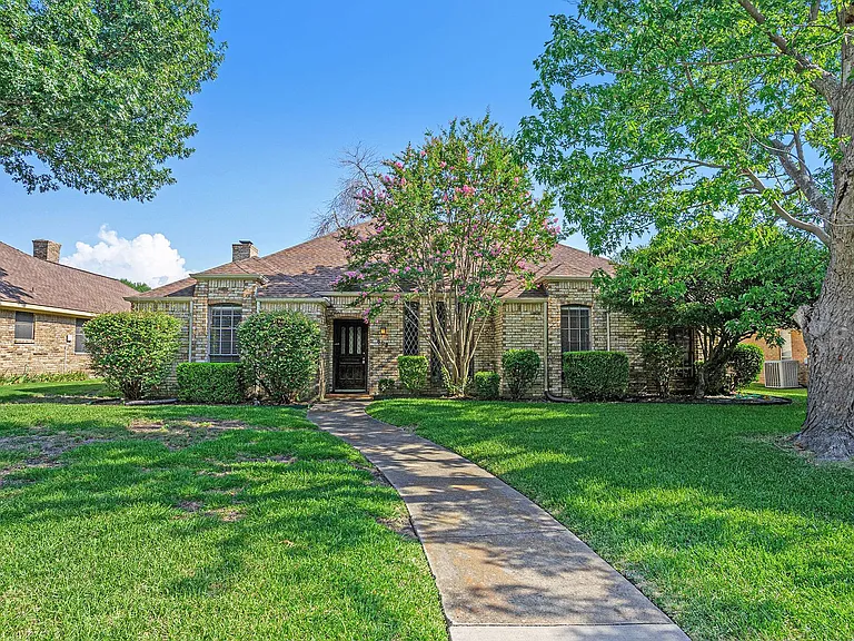 802 Pebblebrook Dr — Photo 24