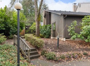 136 Westbrook Way, Eugene, OR 97405