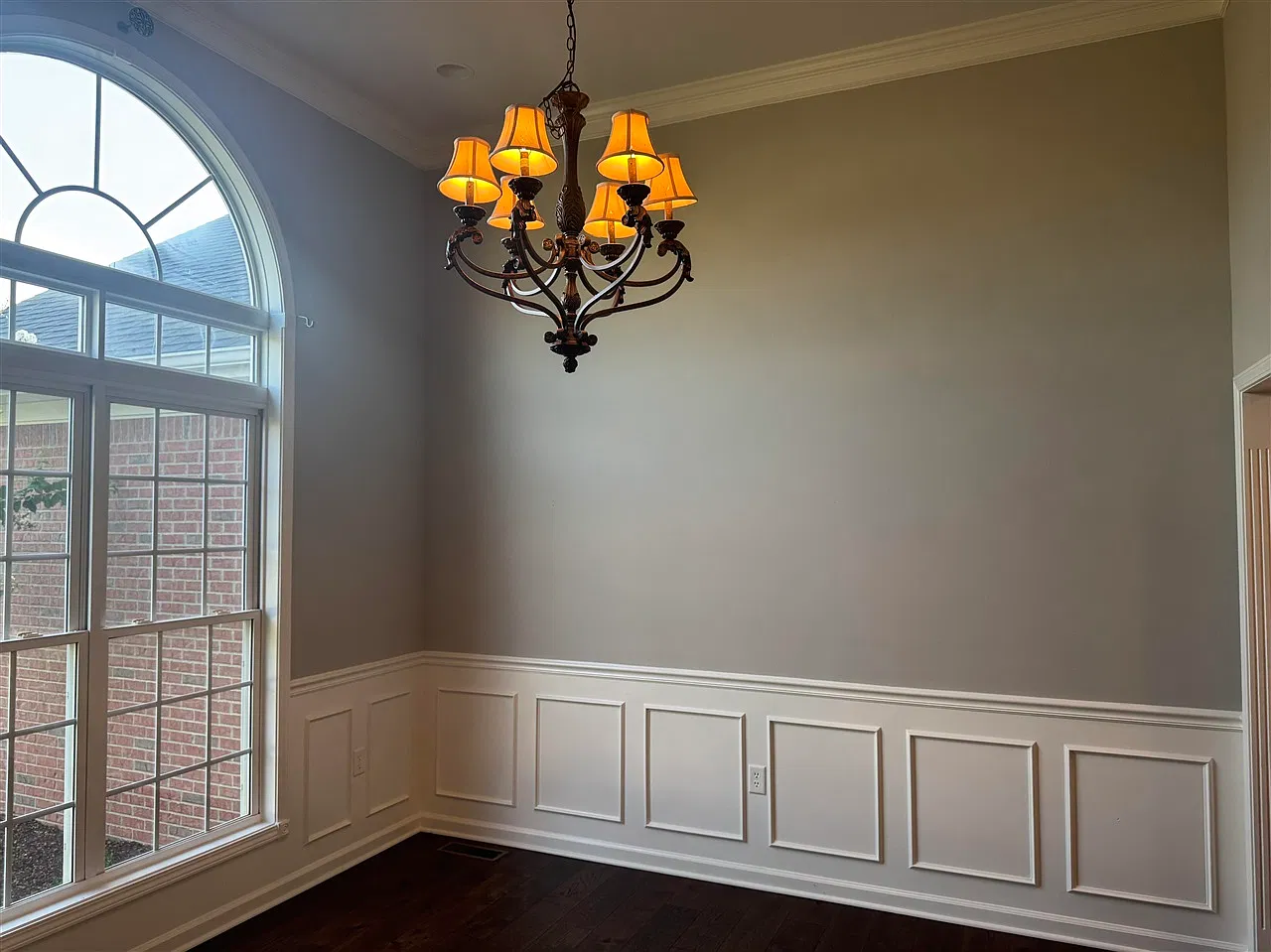 4 bed, 2062 sqft, $2,200 — Photo 3