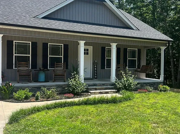 203 Crabtree Dr, Tunnel Hill, GA 30755