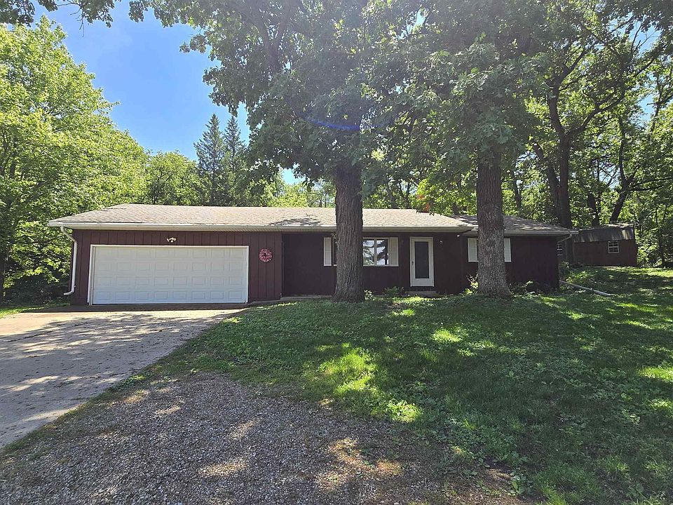 1st image of 810 S 10th Ave E