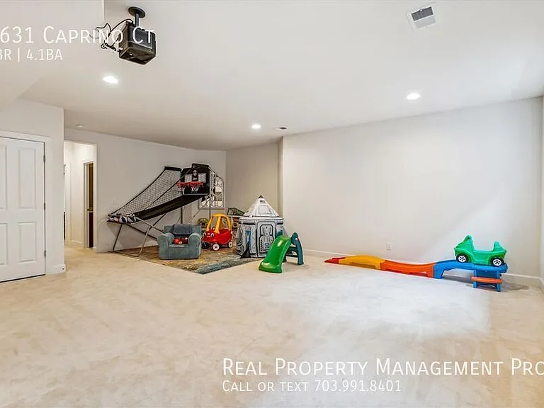 4631 Caprino Ct — Photo 36