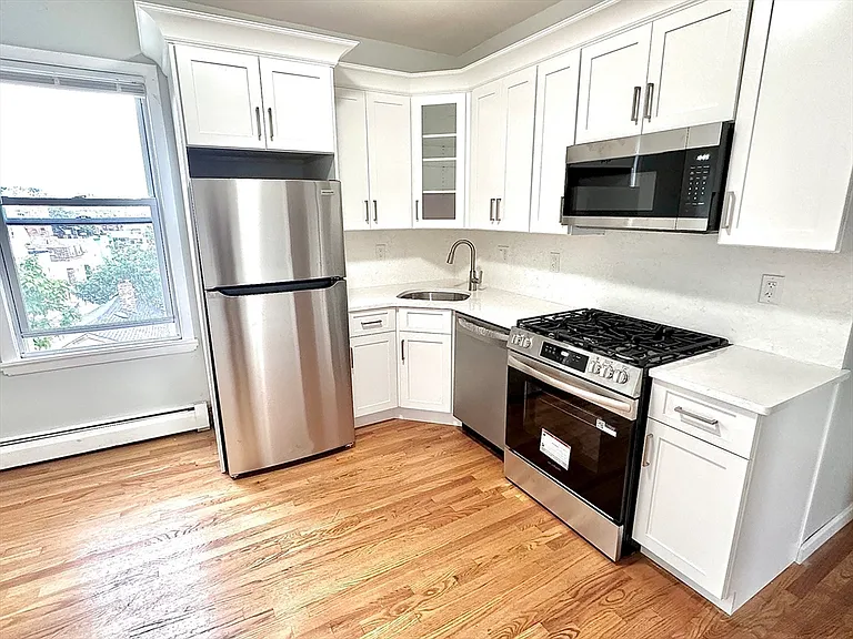 5 Buckley Ave #3 — Photo 1