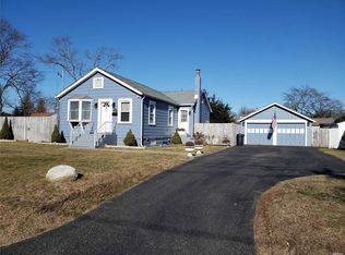 225 Seward St, West Babylon, NY