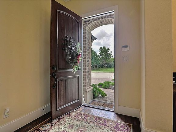 2nd image of 737 Creekview Ln