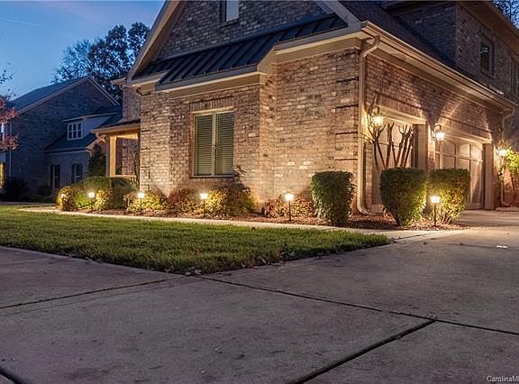 3rd image of 16228 Autumn Cove Ln