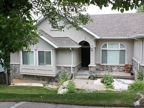 3rd image of 2962 Oakwood Dr