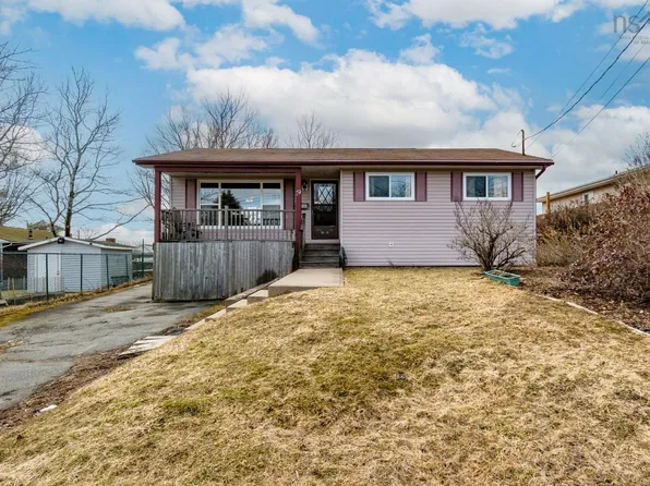 19 Shalimar Cres, Halifax, NS B2W 4L6