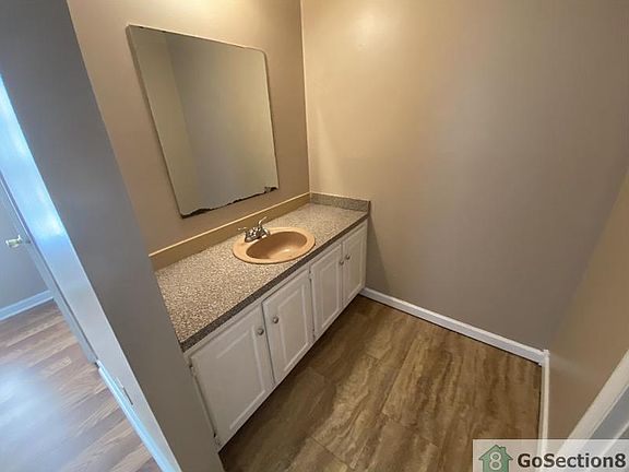 5th image of 449 Valley Crest Dr