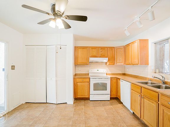 2nd image of 10544 W Calle Del Sol