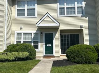 102 Quay Ct, Palmyra, NJ 08065