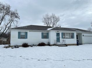 16 Merrydale Dr, Rochester, NY 14624