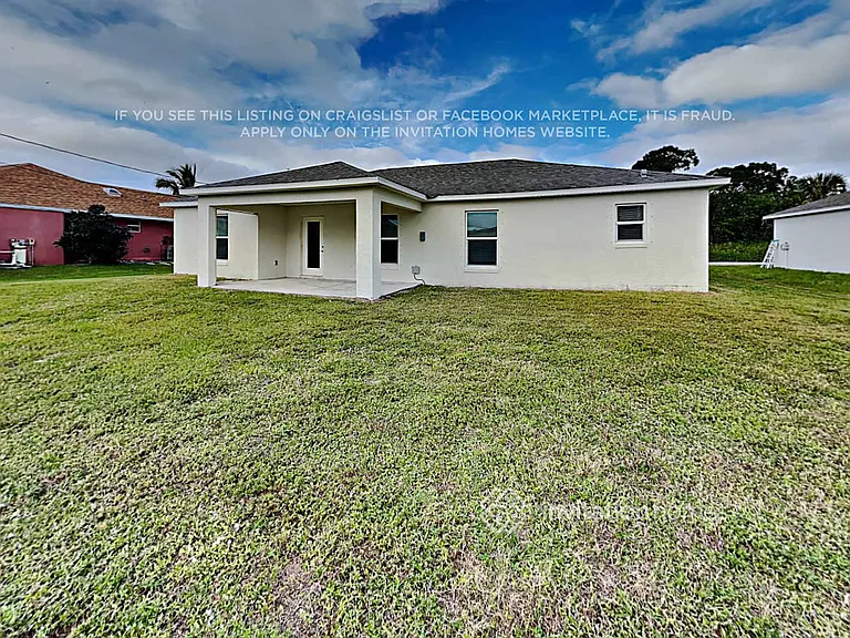 462 NW Riverside Dr — Photo 16