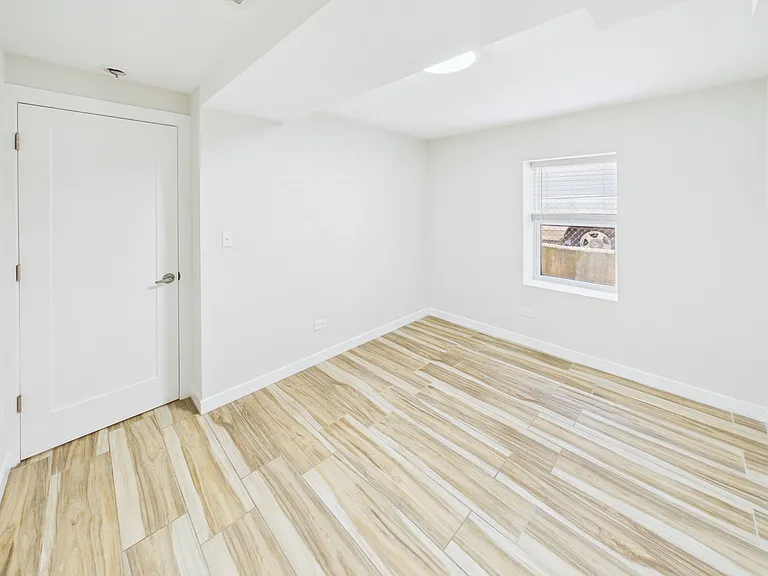 2236 S Wood St #G — Photo 14