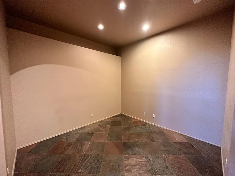 1026 W Euclid Ave — Photo 11