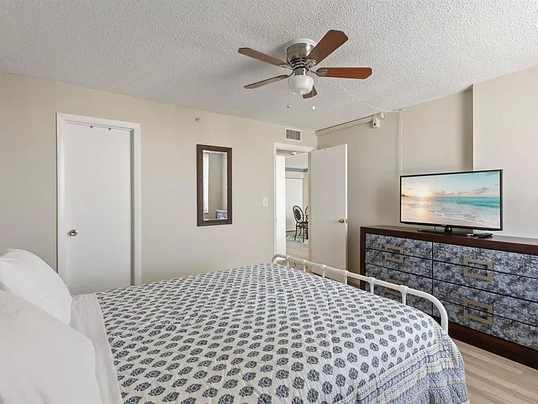 255 Dolphin Point #513 — Photo 12