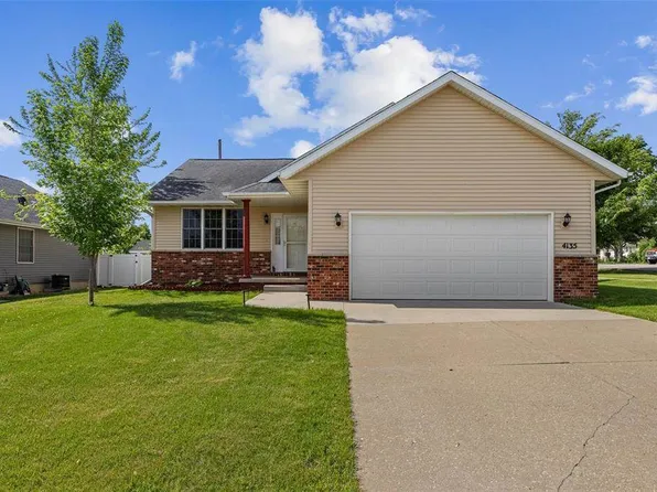 4135 Jackson Cir NW, Cedar Rapids, IA 52405
