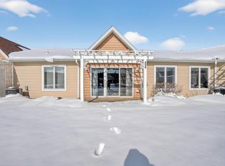 4305 Autumn Ridge Rd UNIT 219, Cedar Falls, IA 50613