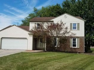 10528 W Mohawk Ct, Fort Wayne, IN 46804