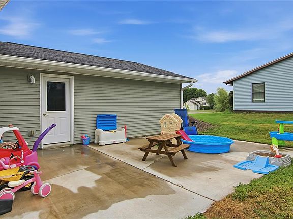 5th image of 61 Westbrook Drive