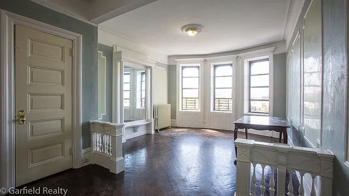 Sold by Garfield Realty  | media 7