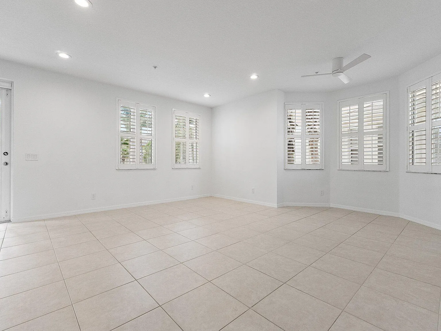 3 bed, 3.5 bath, 2193 sqft, $5,500 — Photo 4