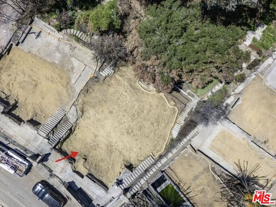 2nd image of 16521 Las Casas Pl