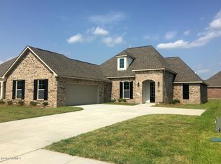 203 Brianna Ln, Broussard, LA 70518