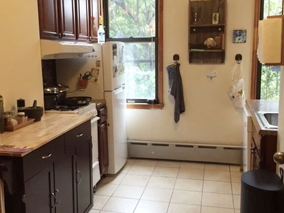 2nd image of 714 6th Ave APT 3L