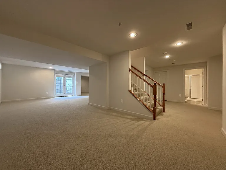 4415 Medallion Dr — Photo 43