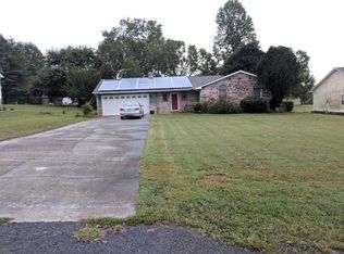 341 Lake Hills Cir, Spring City, TN 37381