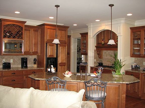 Maple Kitchen Cabibets, SS Appliances 