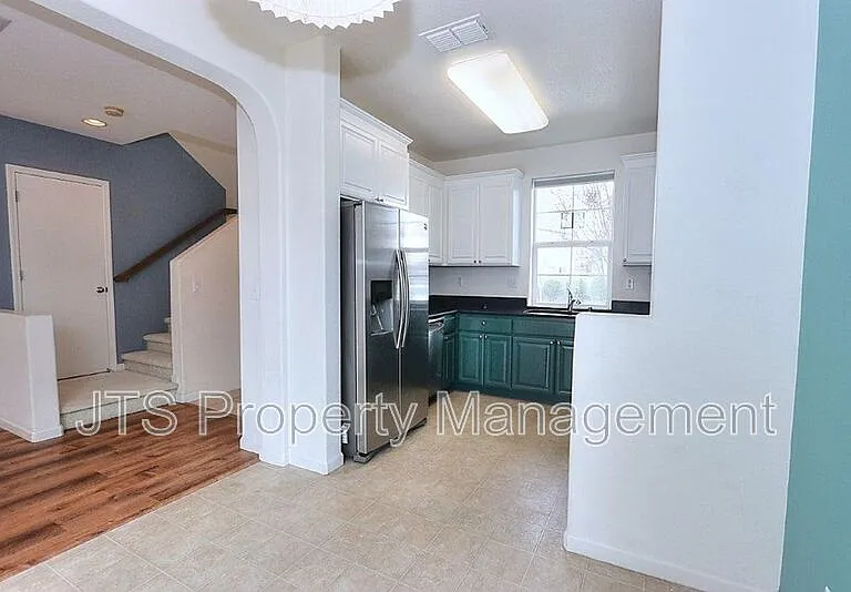 10921 Oakham Dr — Photo 6