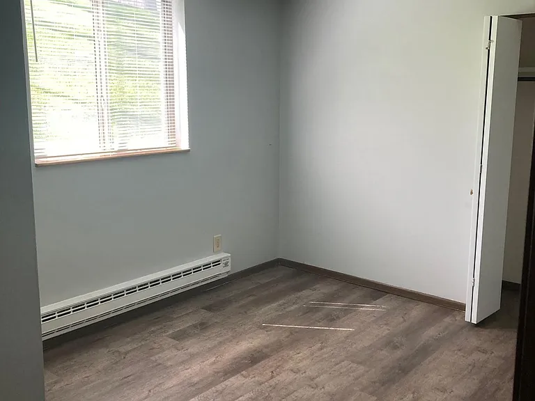 422 N 1st St #4 — Photo 3