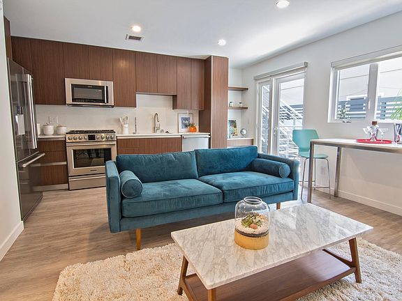 2nd image of 1447 9th St #100