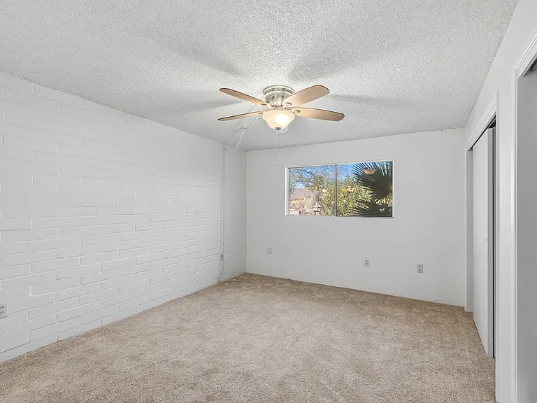 359 N Calle Del Chancero — Photo 10