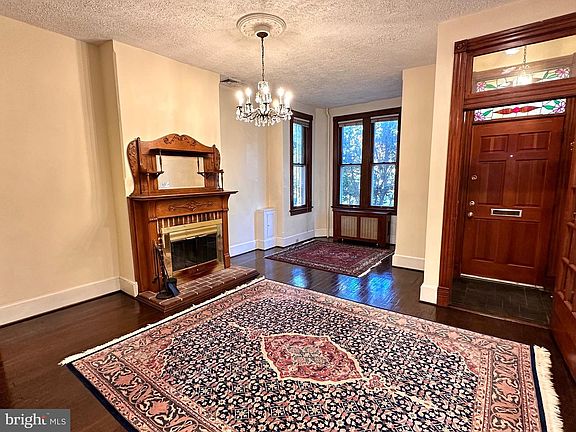 4th image of 434 6th St NE